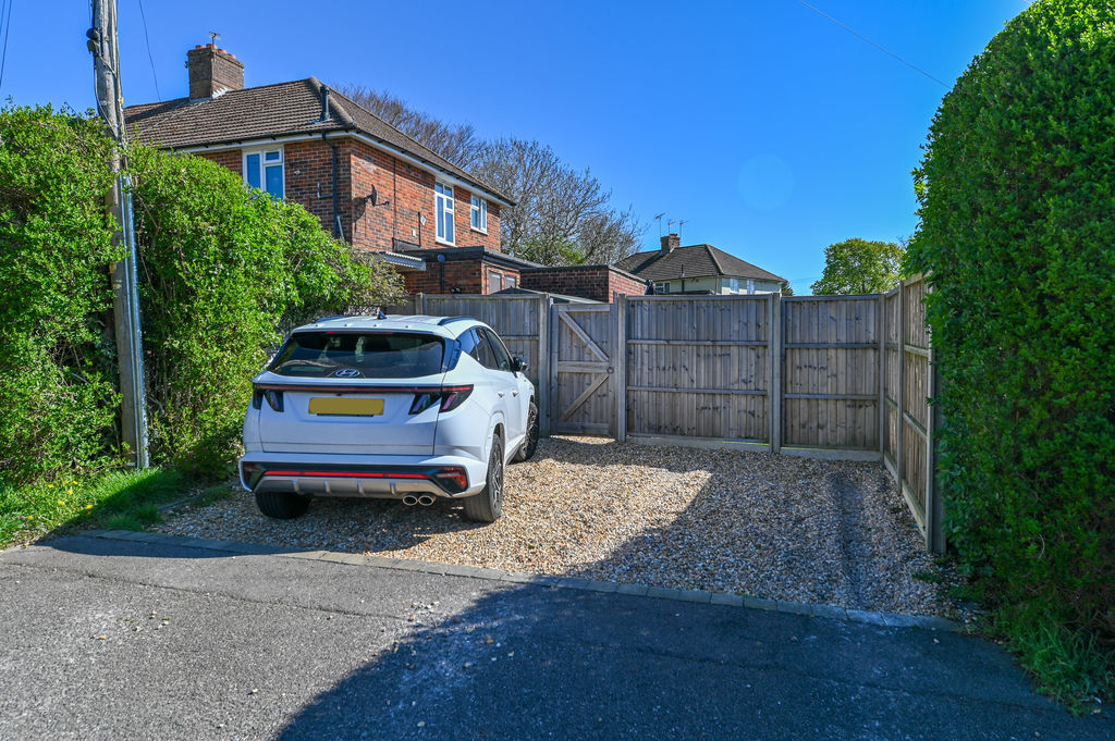 Merchistoun Road